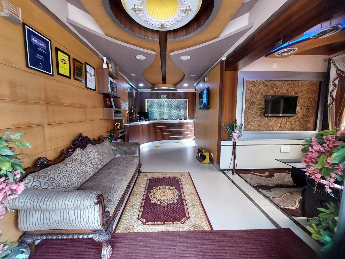 מלון אוטי Astoria Residency מראה חיצוני תמונה