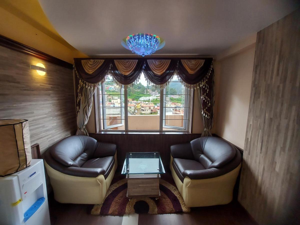 מלון אוטי Astoria Residency מראה חיצוני תמונה