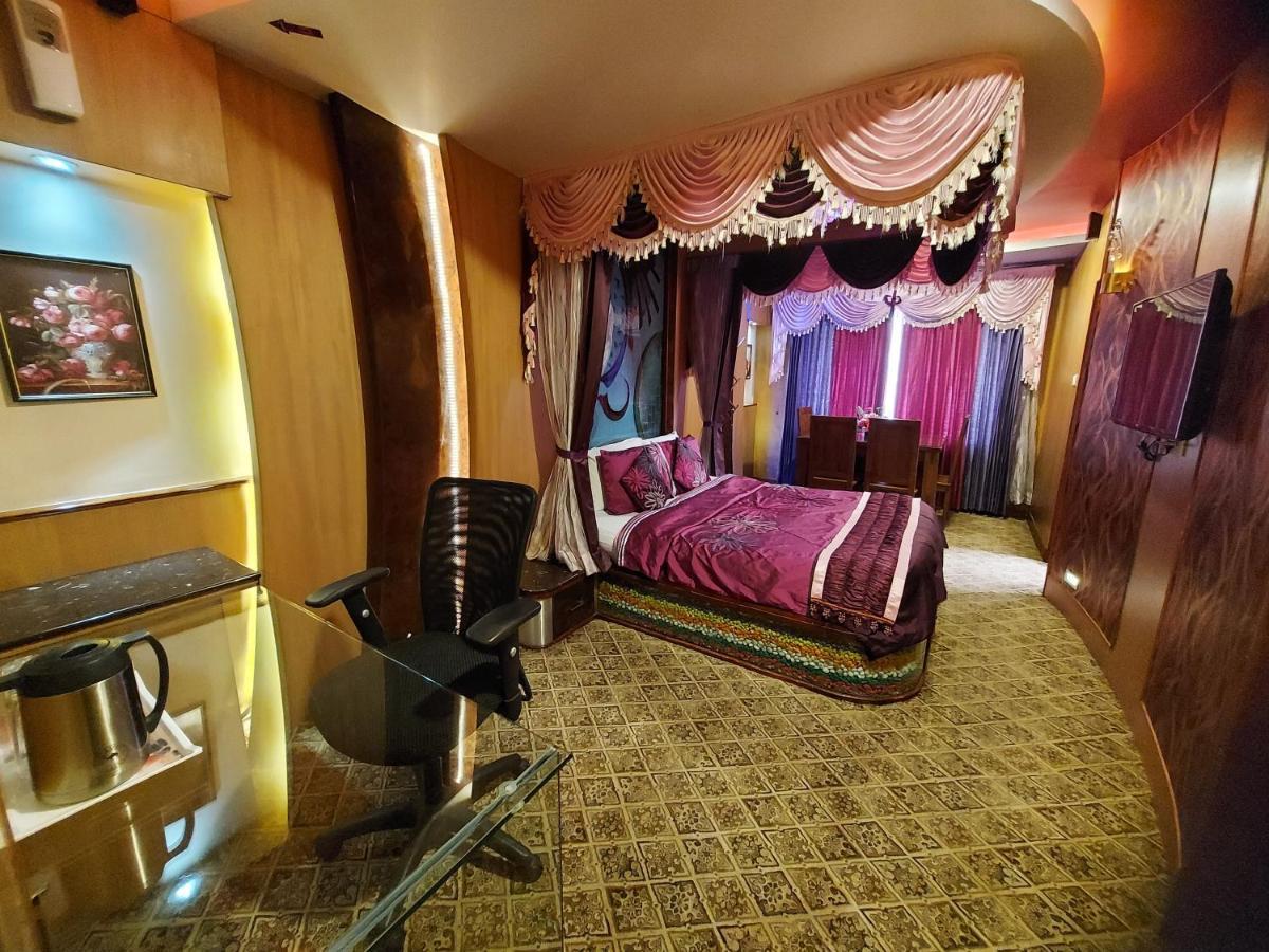 מלון אוטי Astoria Residency מראה חיצוני תמונה