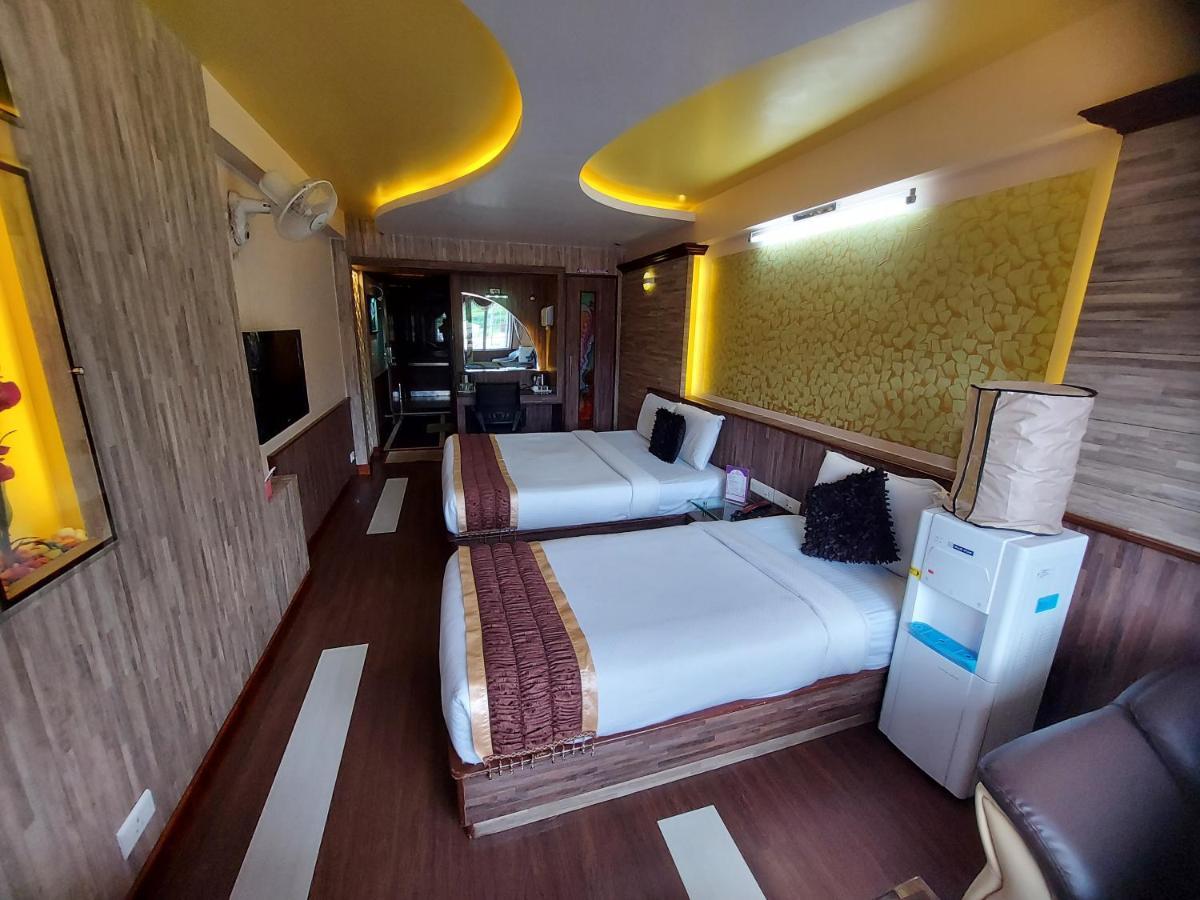 מלון אוטי Astoria Residency מראה חיצוני תמונה