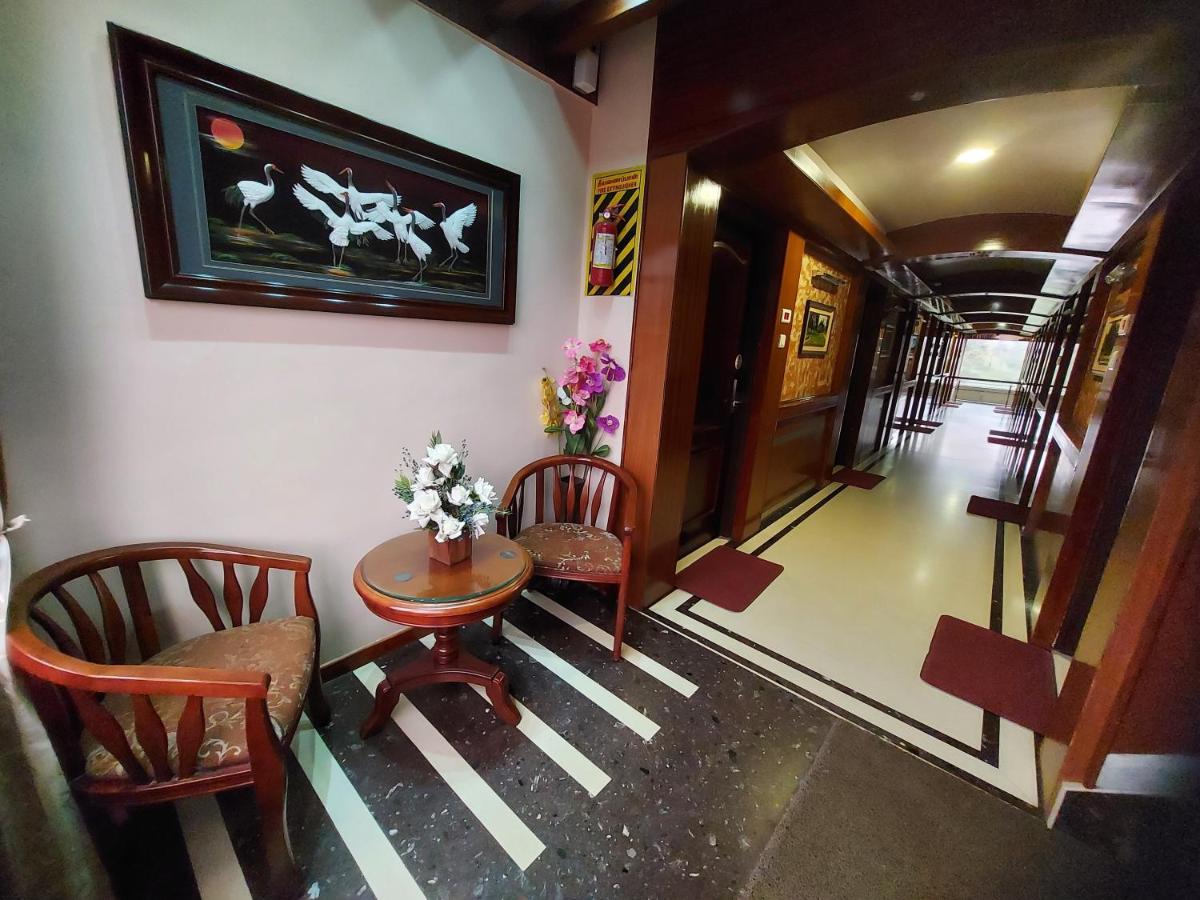 מלון אוטי Astoria Residency מראה חיצוני תמונה