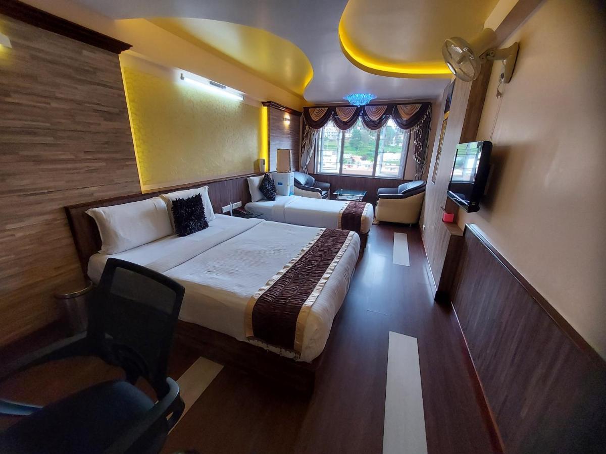 מלון אוטי Astoria Residency מראה חיצוני תמונה