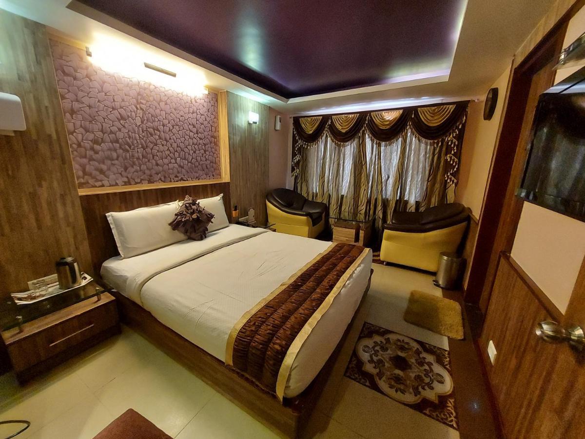 מלון אוטי Astoria Residency מראה חיצוני תמונה