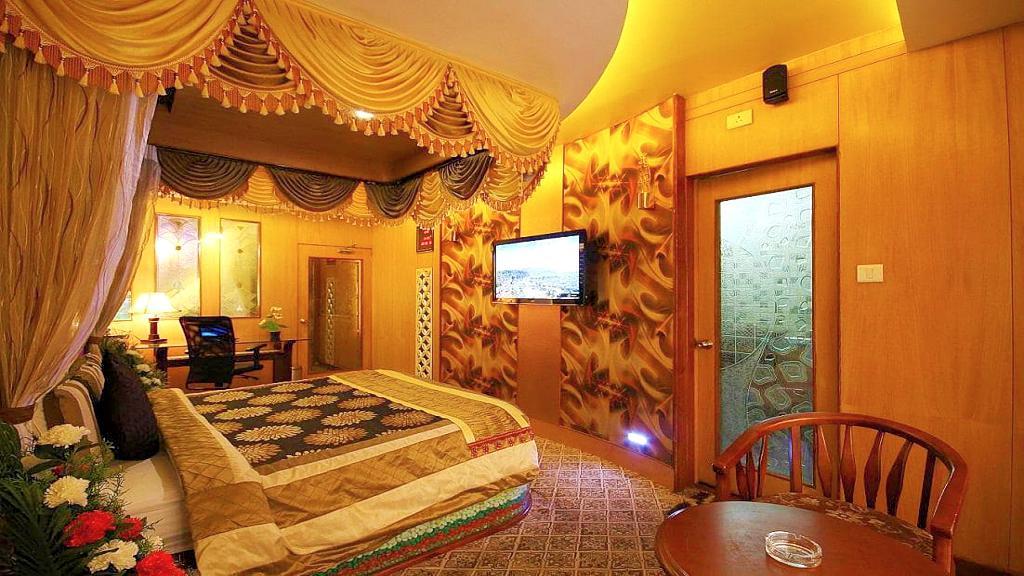 מלון אוטי Astoria Residency מראה חיצוני תמונה